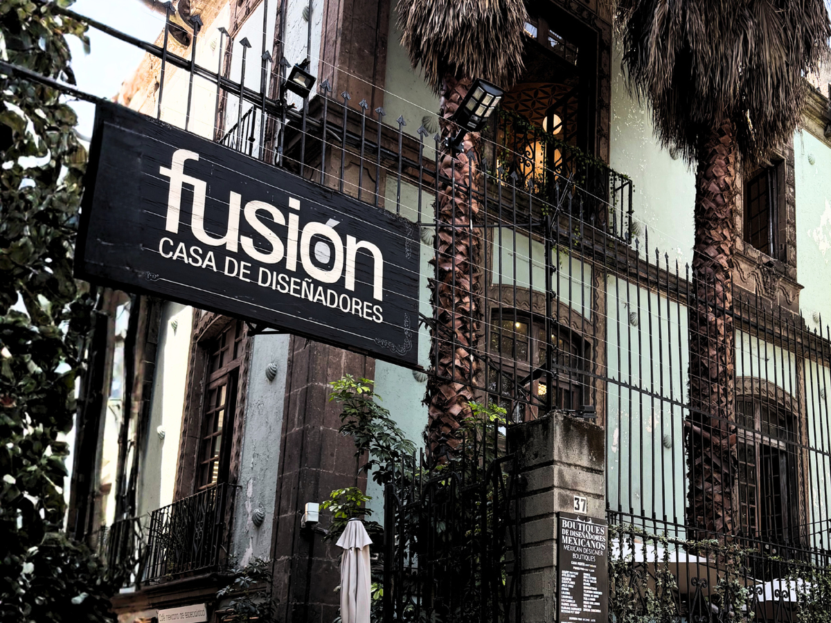 Façade of Fusión Casa de Diseñadores at Londres 37 in Mexico City.